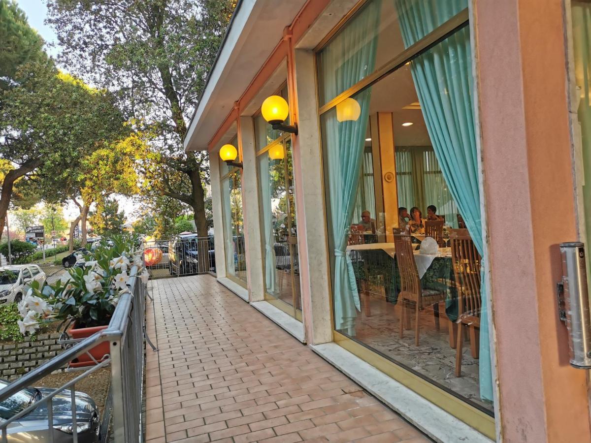 Hotel Pine Beach Rosolina Mare Εξωτερικό φωτογραφία